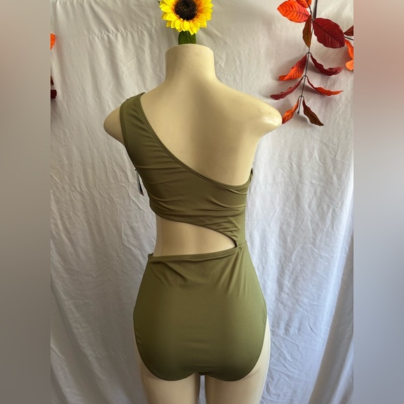 💚Shade & Shore Olive Green One-Shoulder Swimsuit💚 - Picture 10 of 11